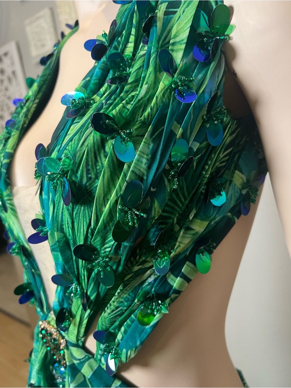 The JLO DRESS!!! Tropical Green Plunging Cutout Gown - Picture 13 of 15